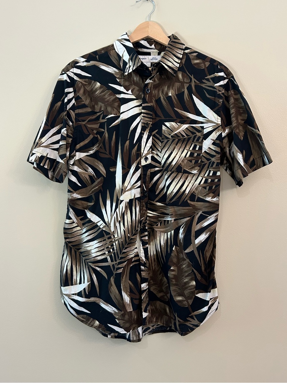 Old Navy Men’s Hawaiian Shirt